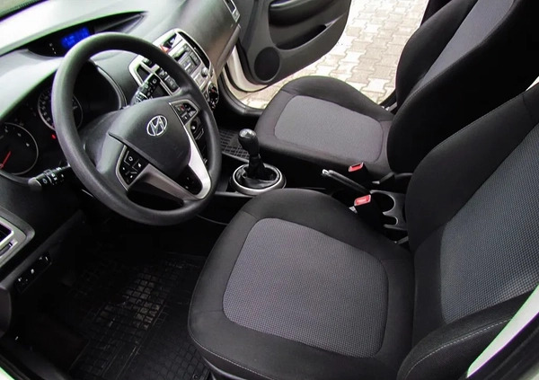 Hyundai i20 cena 18800 przebieg: 216000, rok produkcji 2013 z Ropczyce małe 172